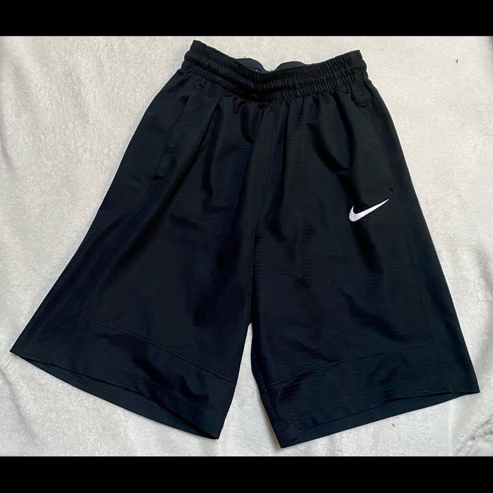 NIKE STRIPED BLACK ON BLACK BASKETBALL SHORTS, size SMALL